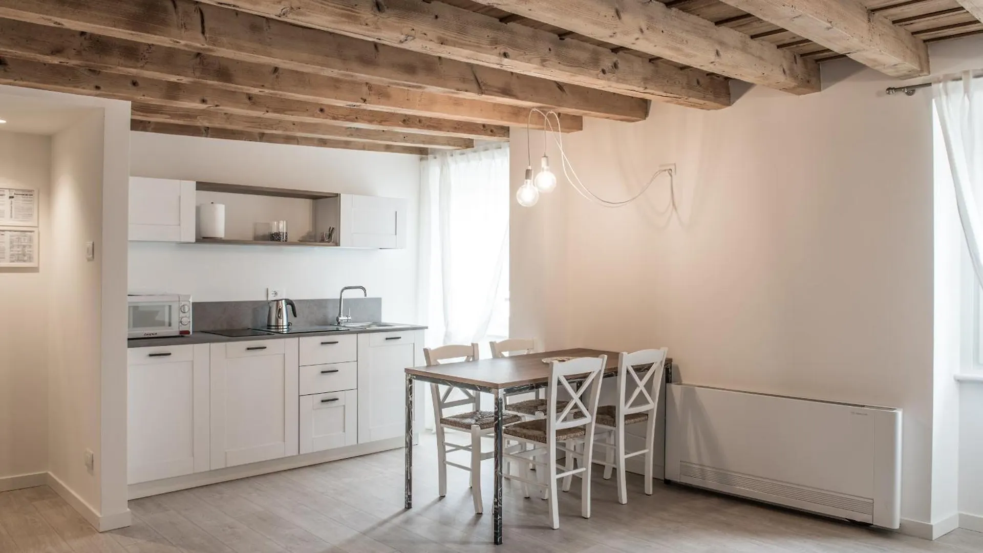 Carrera Home Appartamenti Verona - Bike Hotel 0*,  Italy