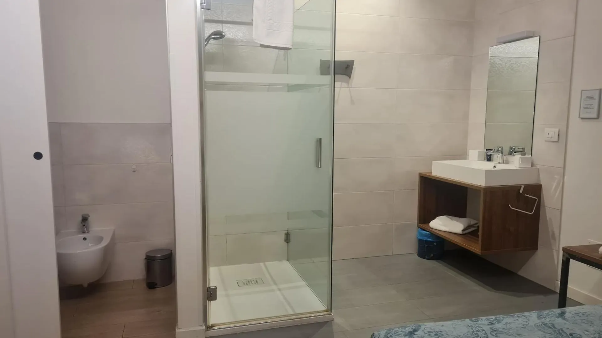 Carrera Home Appartamenti Verona - Bike Hotel 0*,  Italy