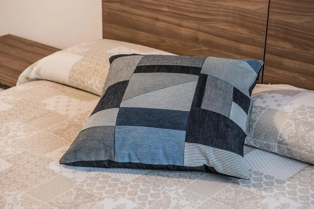 Carrera Home Appartamenti Verona - Bike Hotel Italy